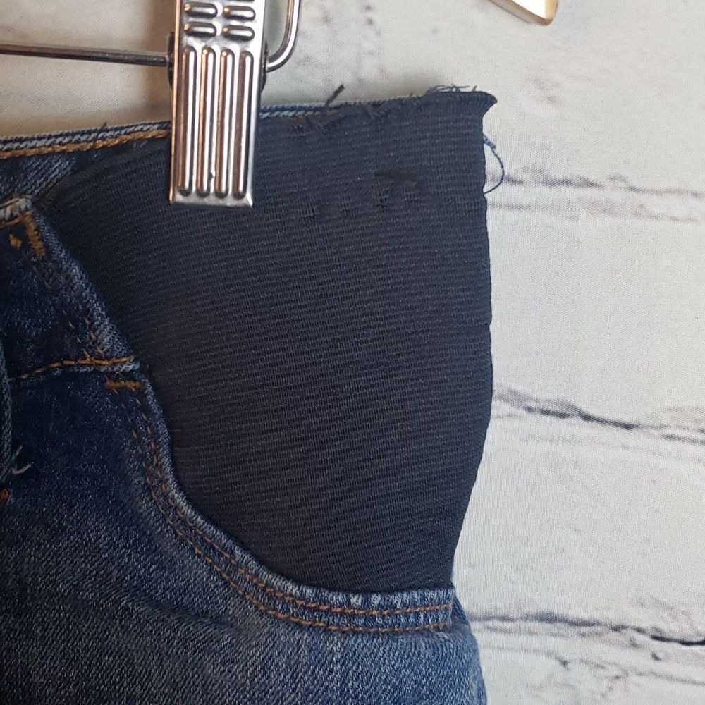 Old Navy Maternity Jean Shorts - Picture 3 of 9